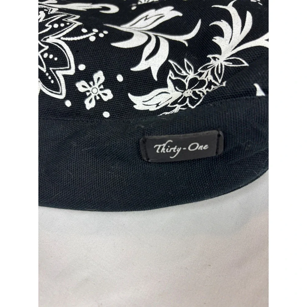 thirty-one features solid magnetic